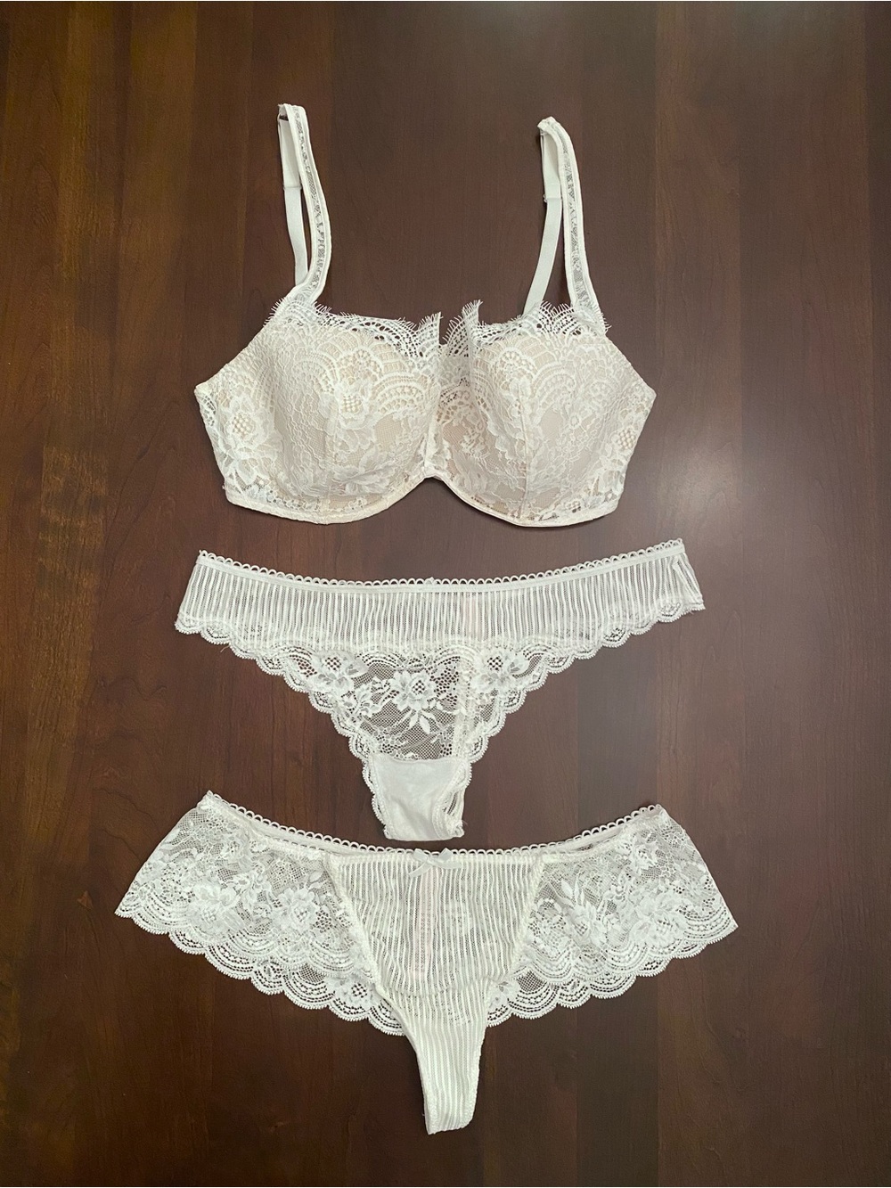 NWOT Victoria’s Secret dream angels balconet bra set